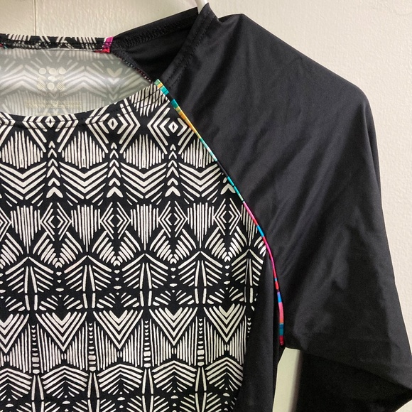 Title 9 Black & White Long Sleeve Rash Guard Swim Top Sz Med Snorkel Surf - Picture 3 of 5